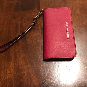Michael Kors Slim Tech Wristlet